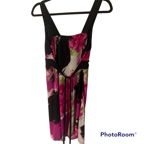 A cute dress that ties in the back by Bizz girl in a size small - Picture 6 of 7